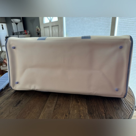 Drunk Elephant Trunk 9.0 duffel bag - Picture 11 of 11